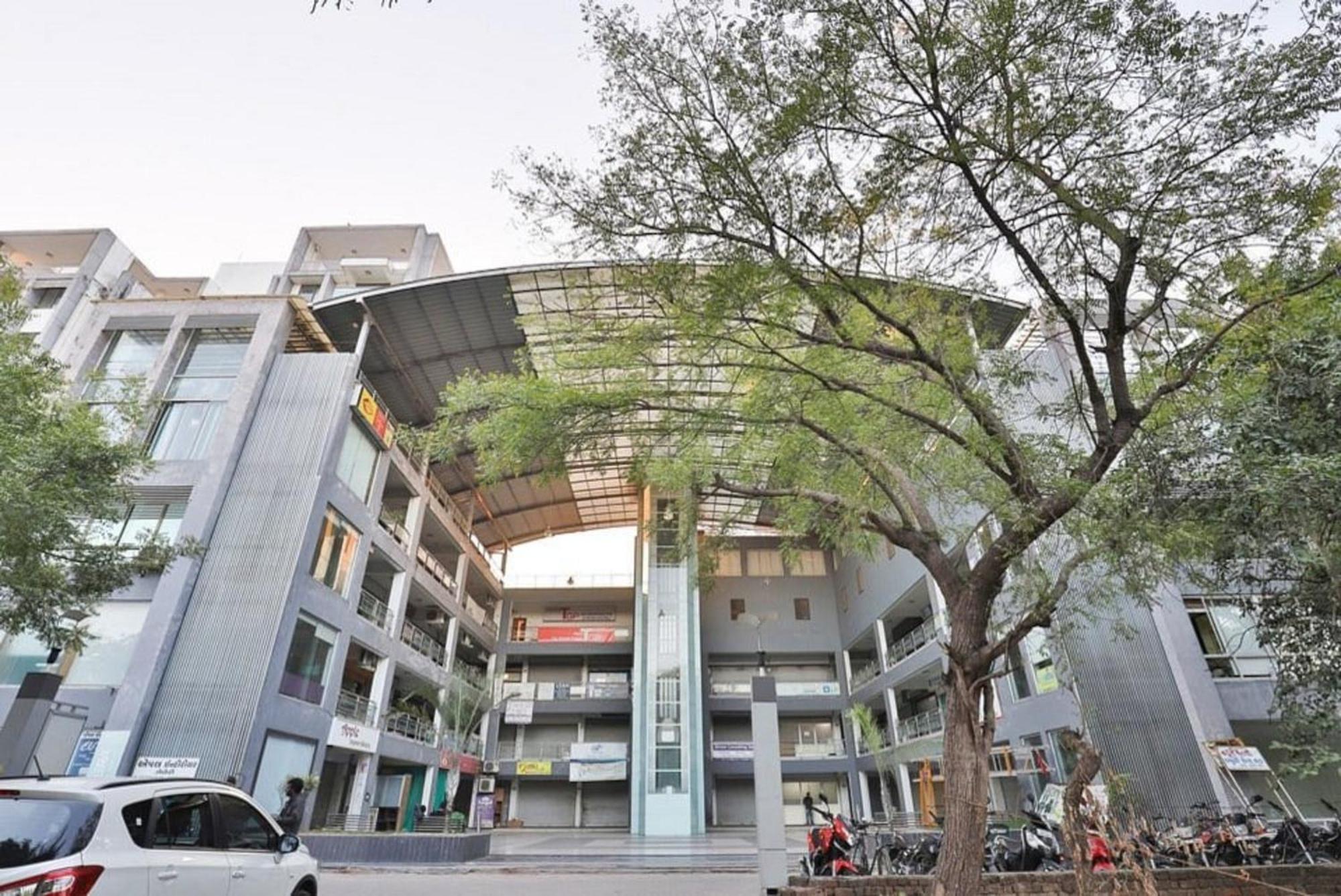 Hotel The Grand Pritam Gandhinagar Exterior photo