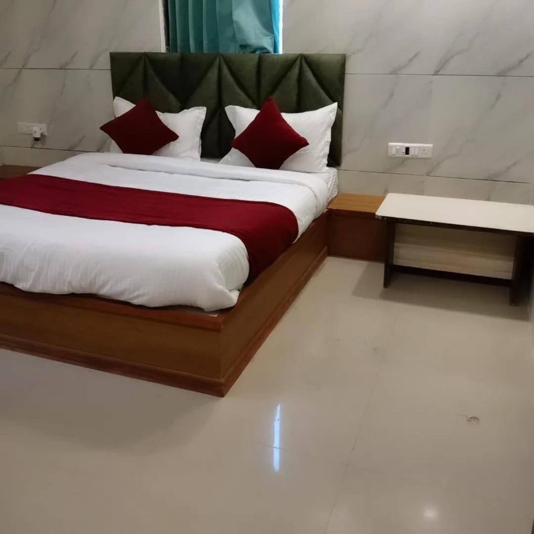 Hotel The Grand Pritam Gandhinagar Exterior photo