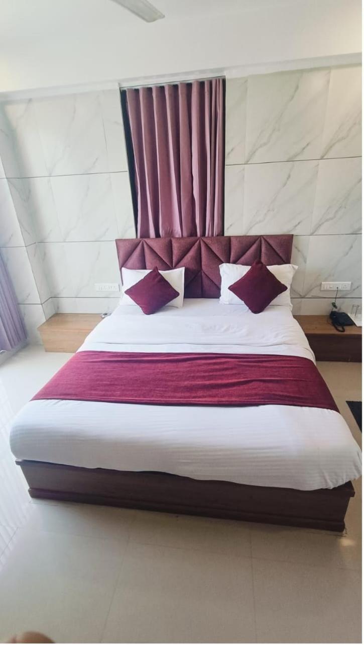 Hotel The Grand Pritam Gandhinagar Exterior photo